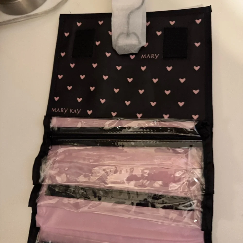Mary Kay Black Tote with Pink Hearts /Make up bag.‎ New!